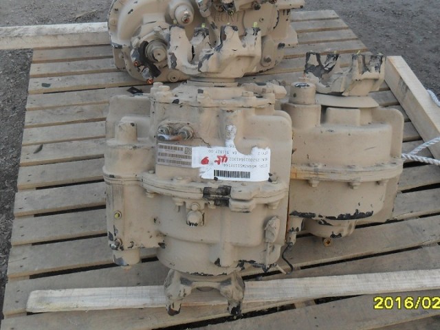 Oshkosh truck transfer gearbox (1)