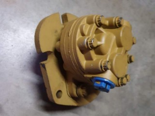 HD16B Steering pump (3)