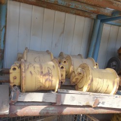 Cat 245 Excavator Rollers (1)